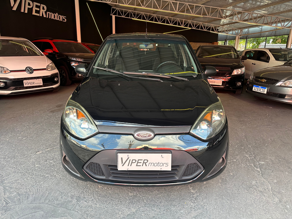 Ford Fiesta Sedan Preto