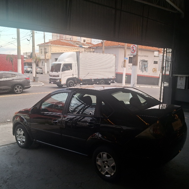 Ford Fiesta Sedan Preto
