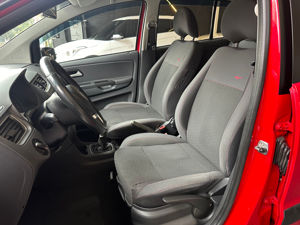 Volkswagen CrossFox Vermelho