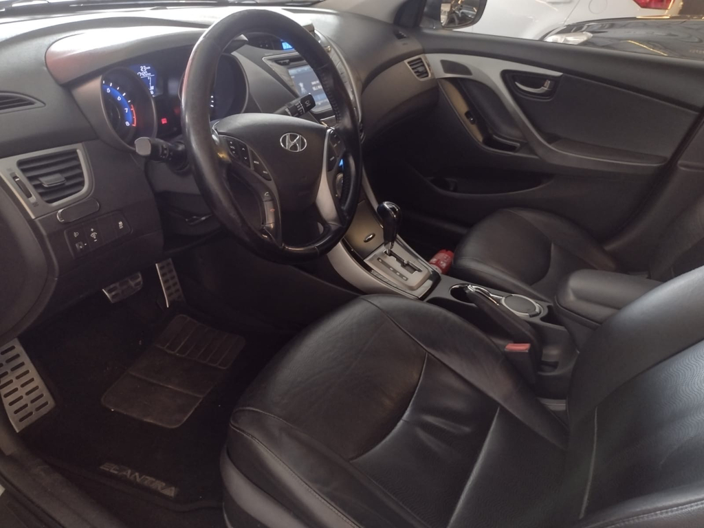 Hyundai Elantra Prata