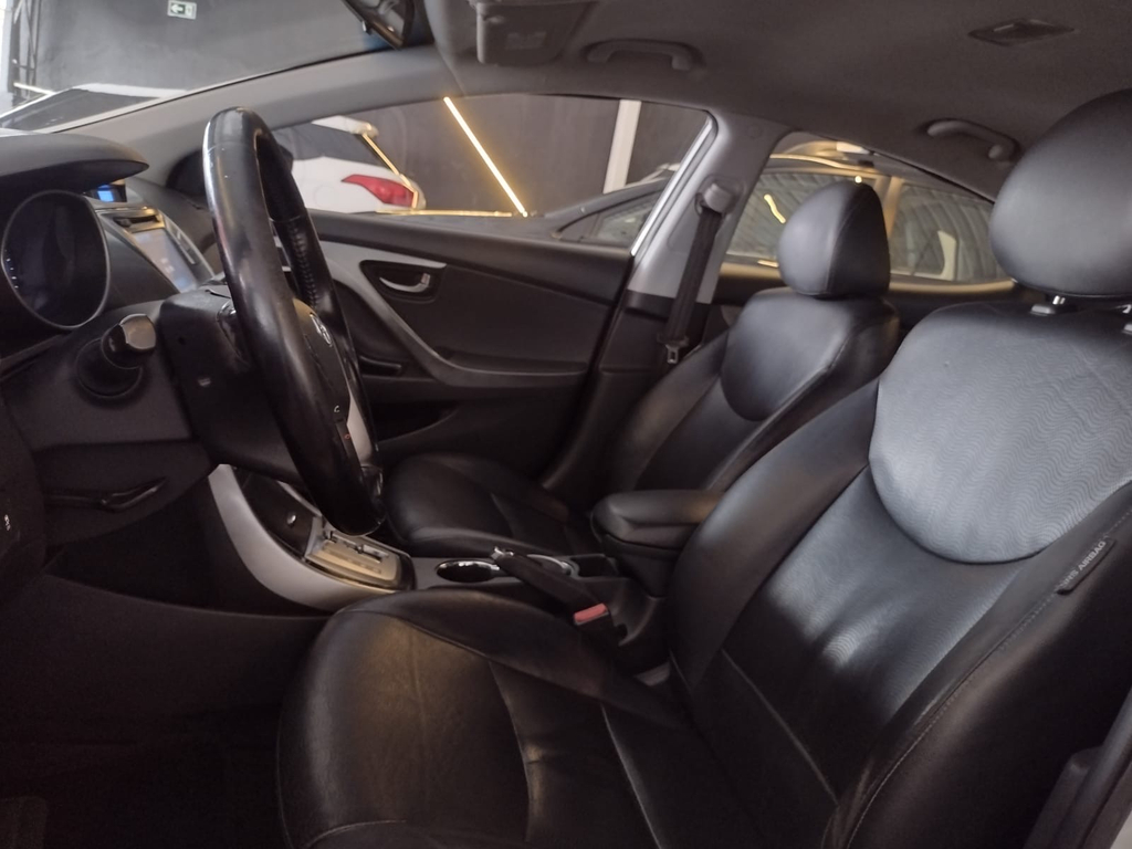 Hyundai Elantra Prata