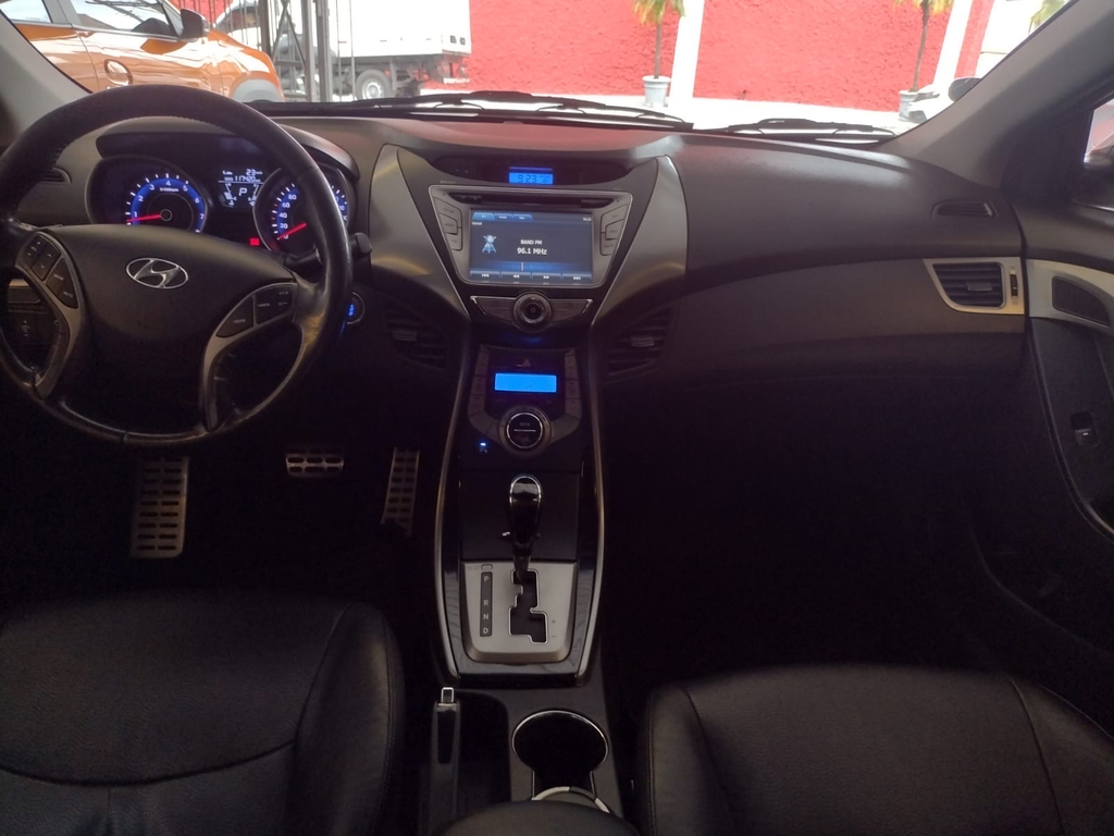 Hyundai Elantra Prata