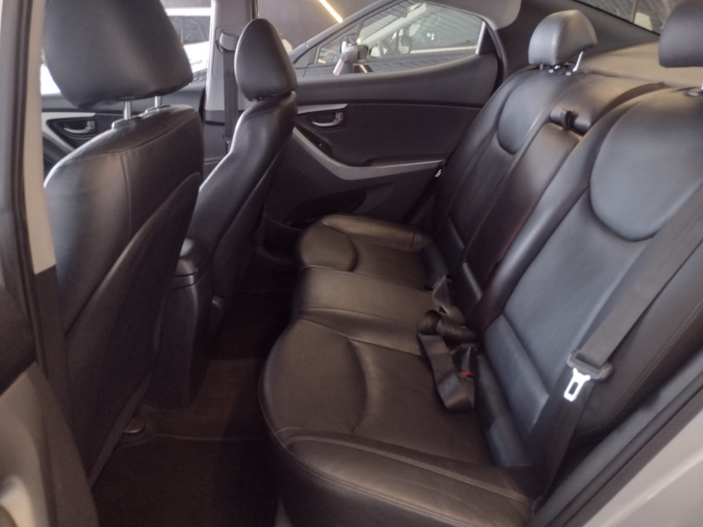 Hyundai Elantra Prata