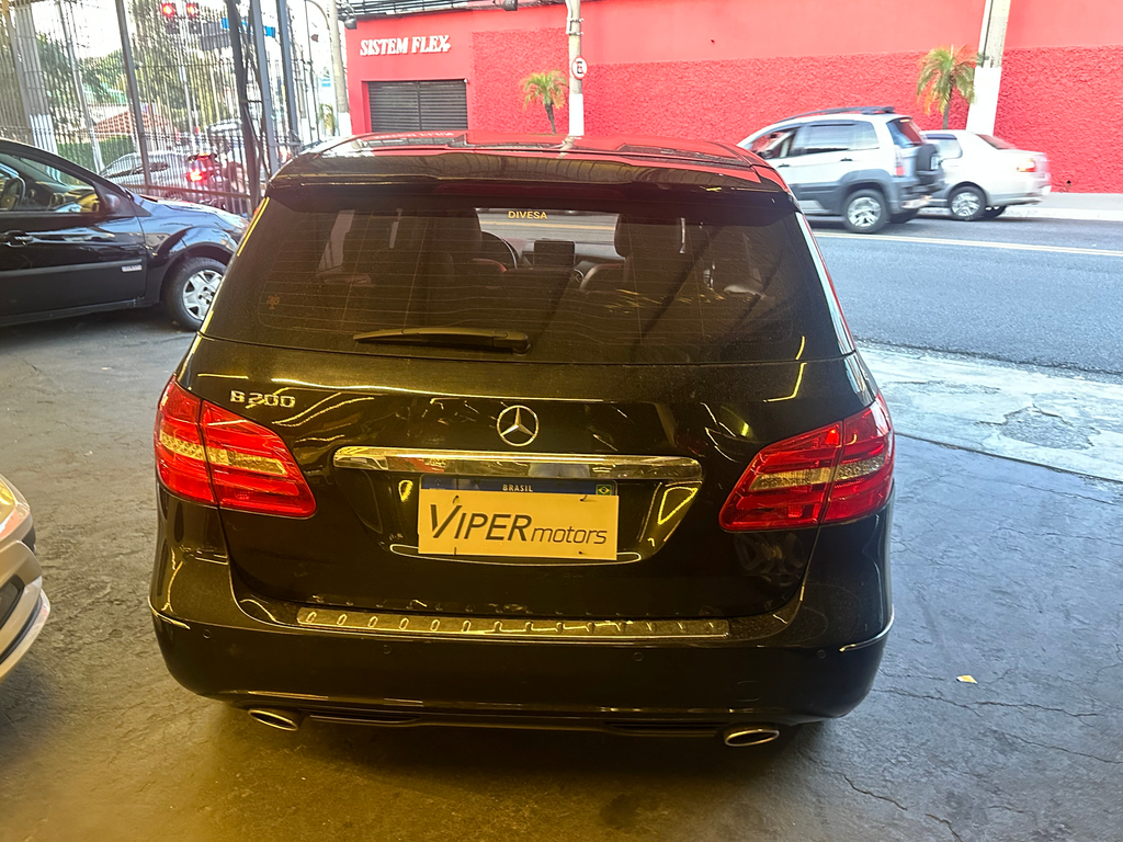 Mercedes Benz B 200 Preto