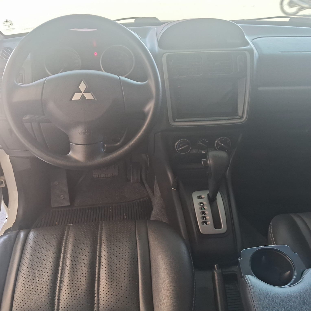 Mitsubishi Pajero TR4 Branco