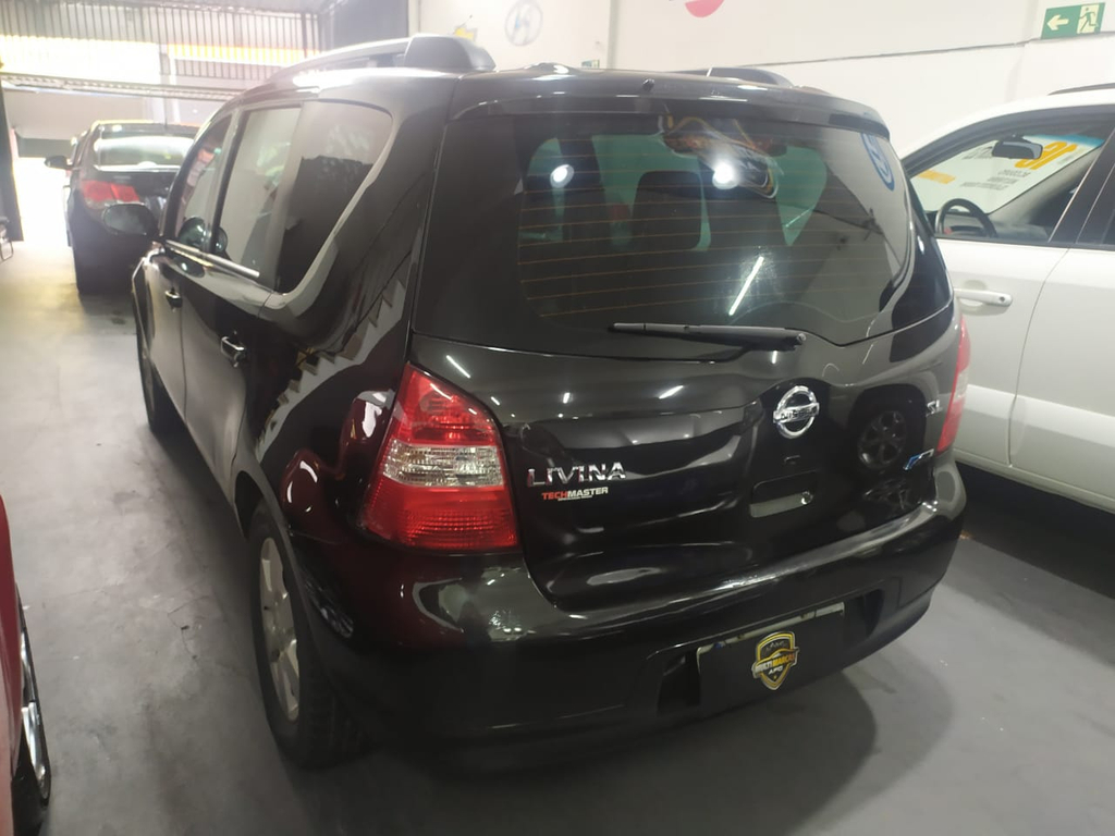 Nissan Livina Preto