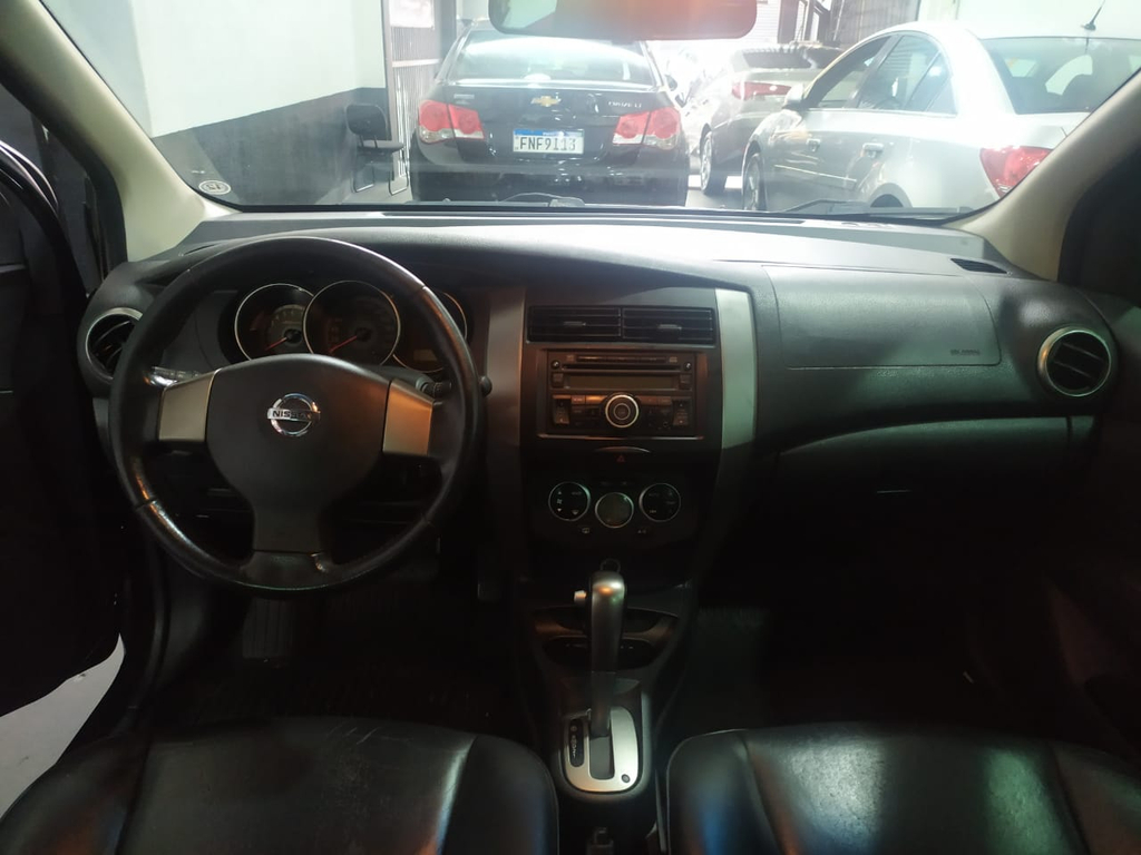 Nissan Livina Preto