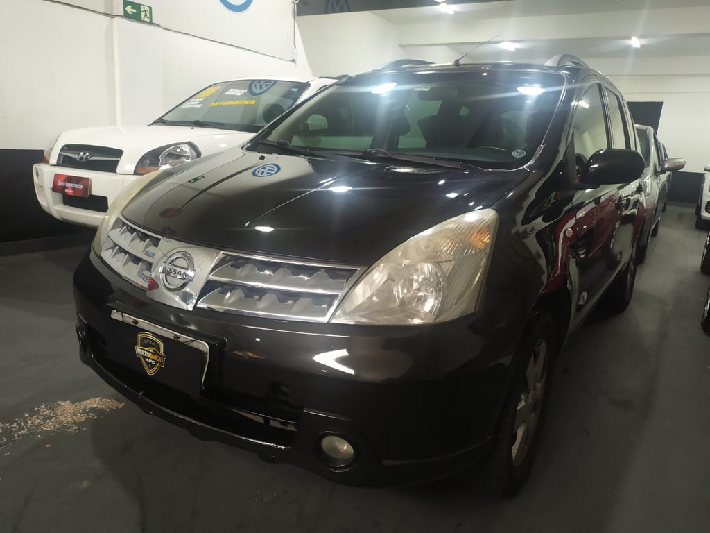 Nissan Livina Preto