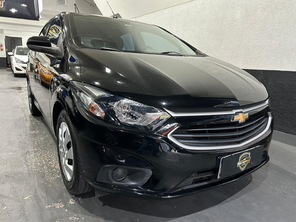 Chevrolet Onix Preto