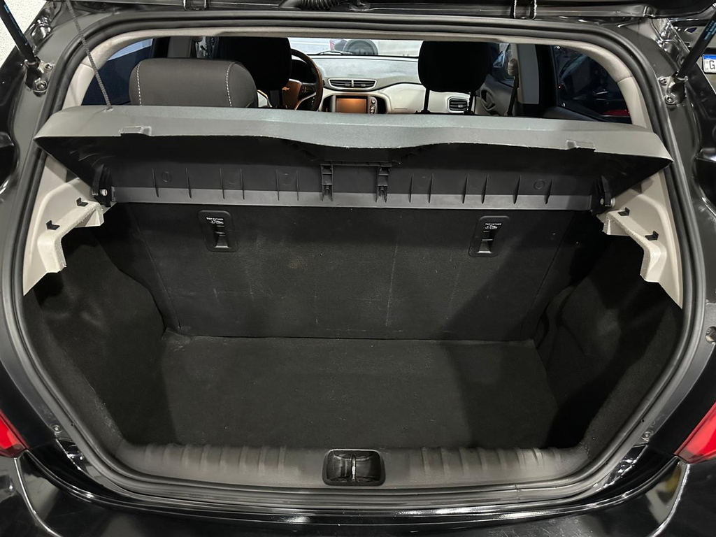Chevrolet Onix Preto
