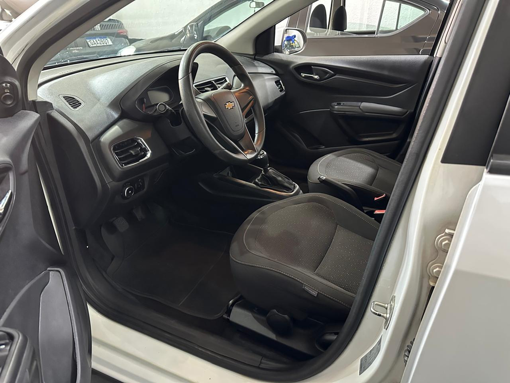 Chevrolet Onix Branco