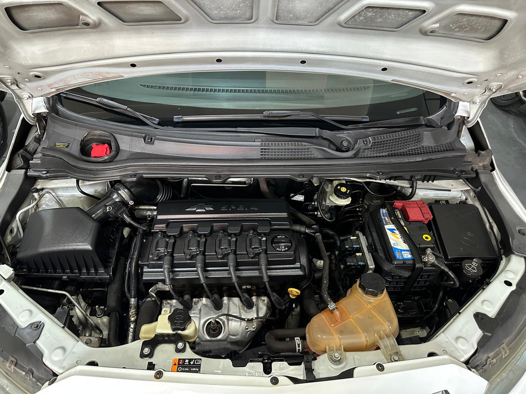 Chevrolet Onix Branco