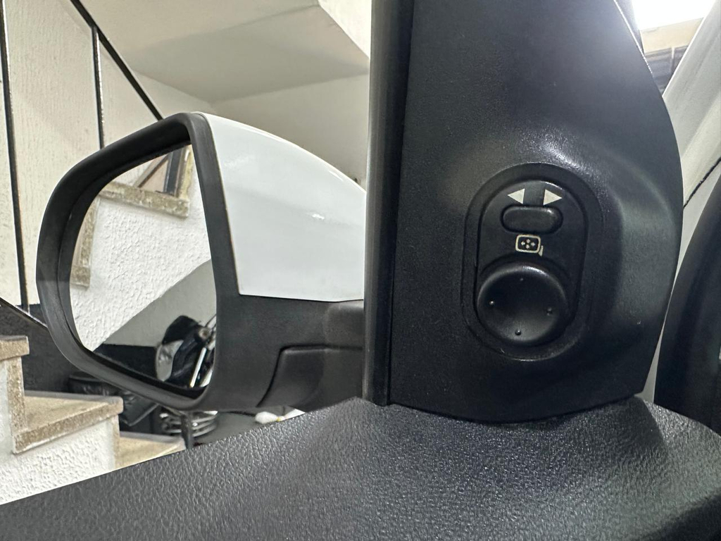 Chevrolet Onix Branco