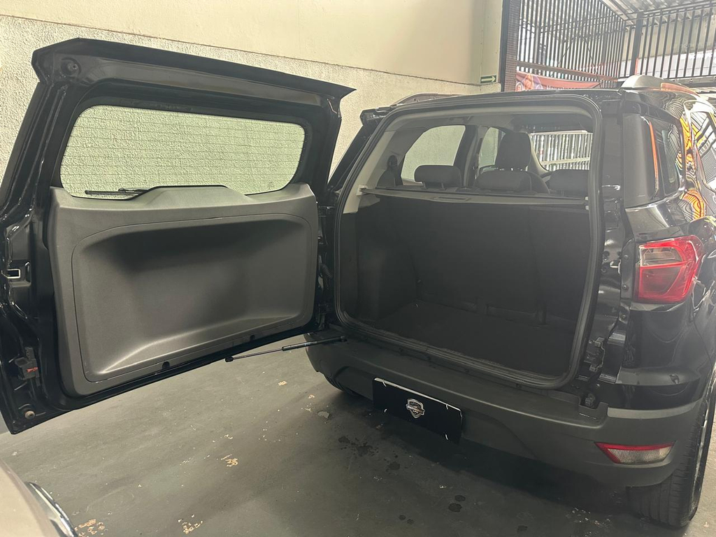 Ford EcoSport Preto