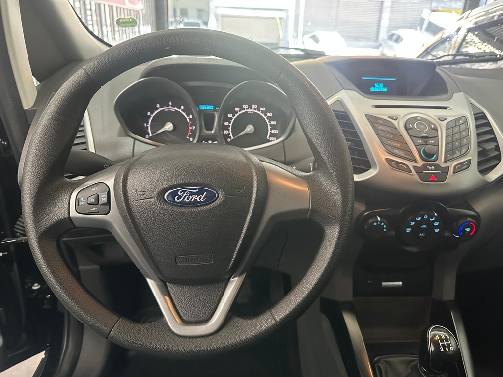 Ford EcoSport Preto