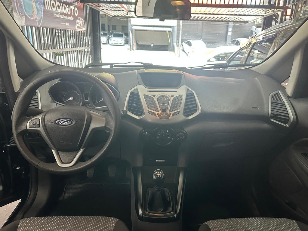 Ford EcoSport Preto