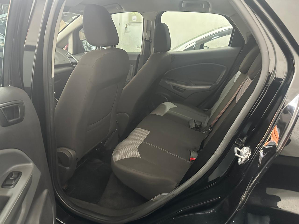 Ford EcoSport Preto