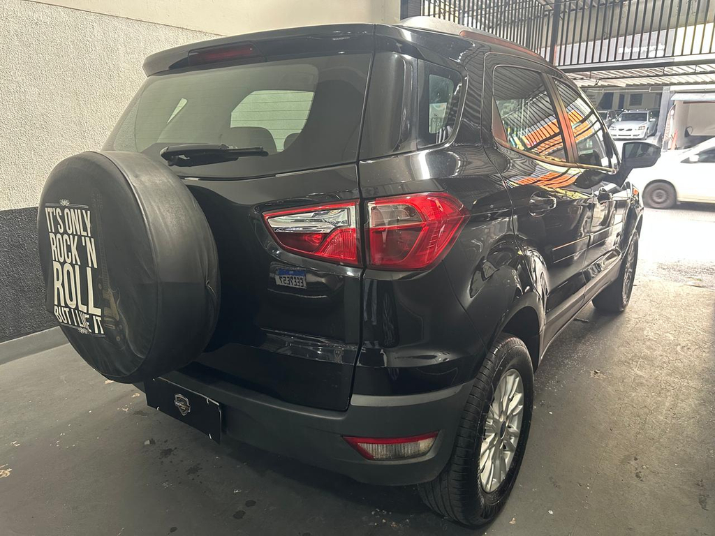 Ford EcoSport Preto