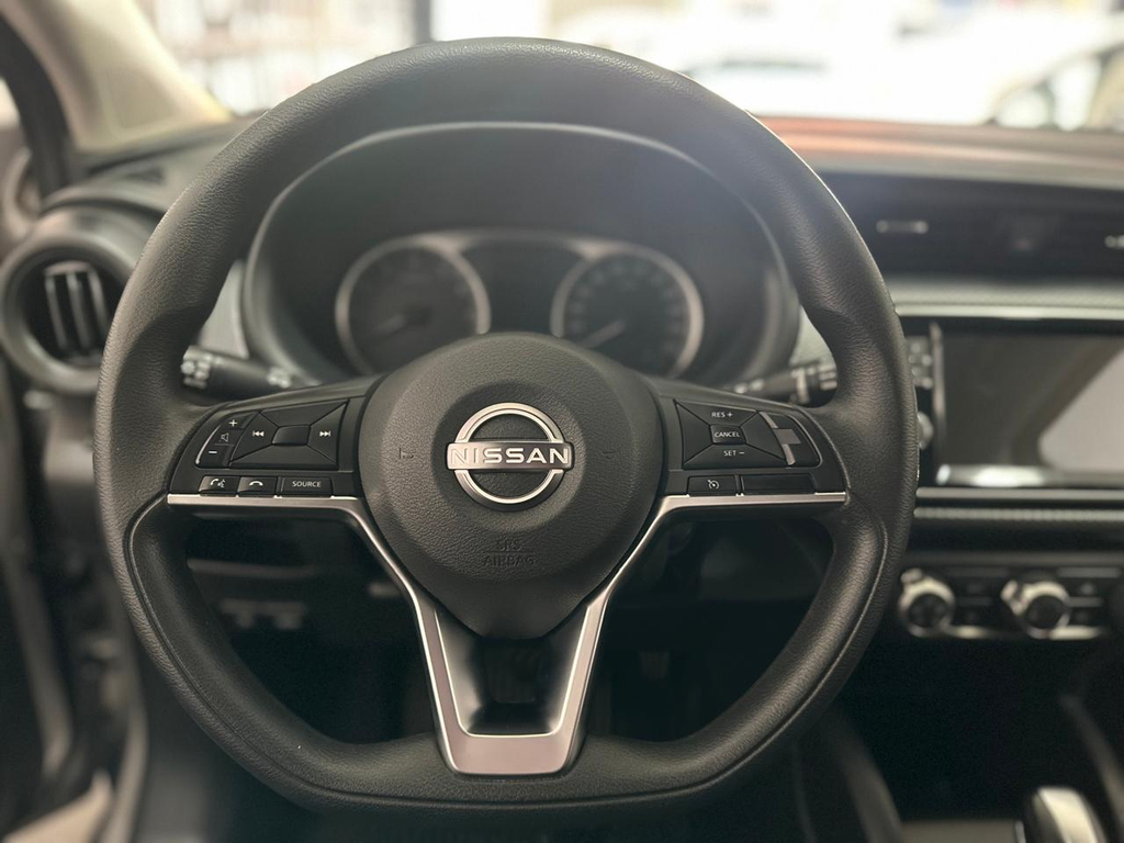 Nissan Kicks Prata