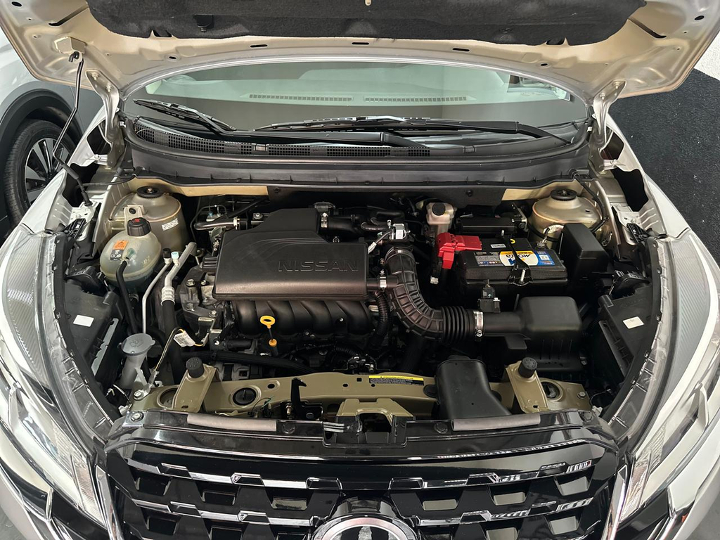 Nissan Kicks Prata