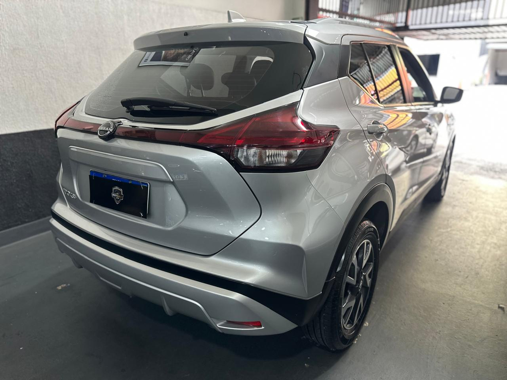 Nissan Kicks Prata