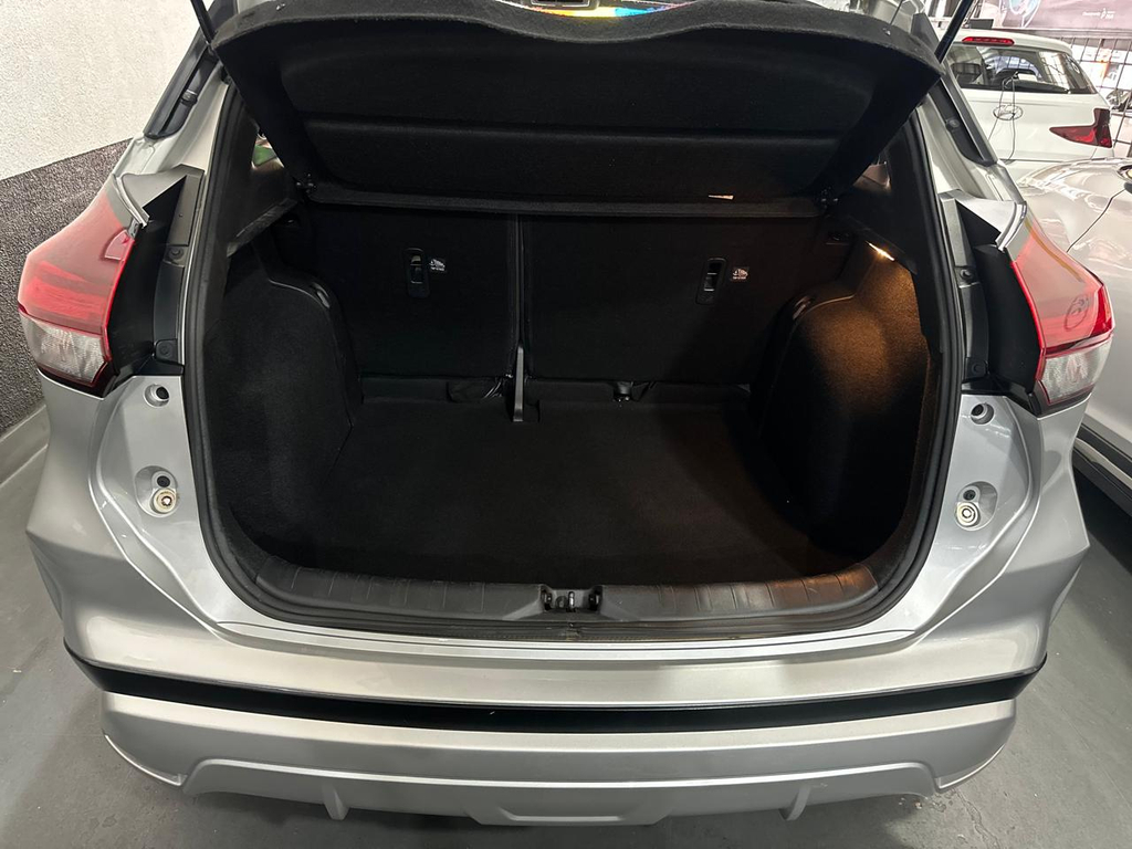 Nissan Kicks Prata