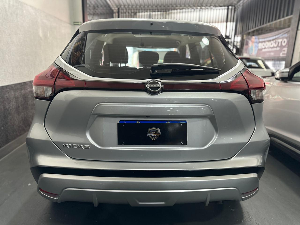 Nissan Kicks Prata