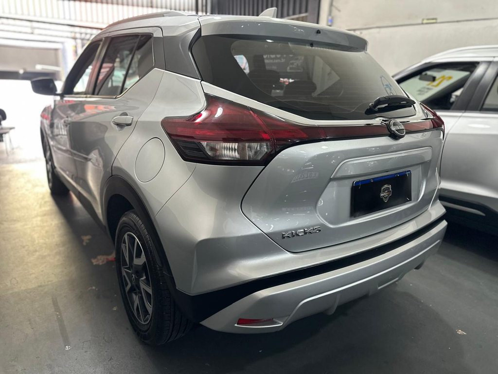 Nissan Kicks Prata