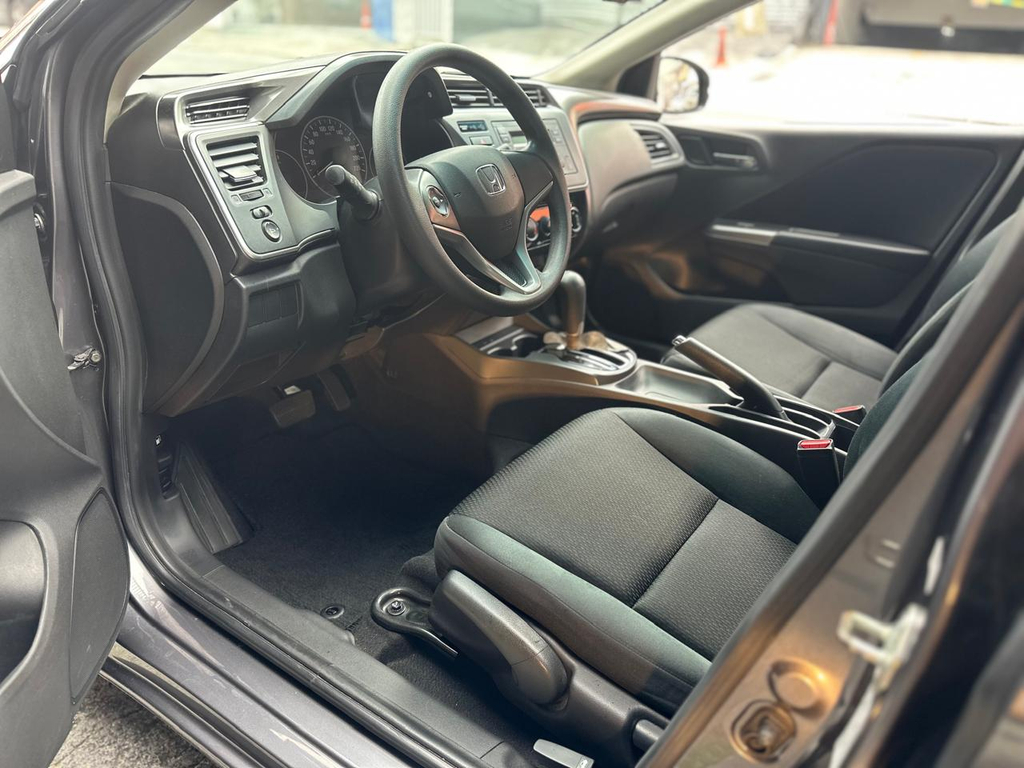 Honda City Cinza