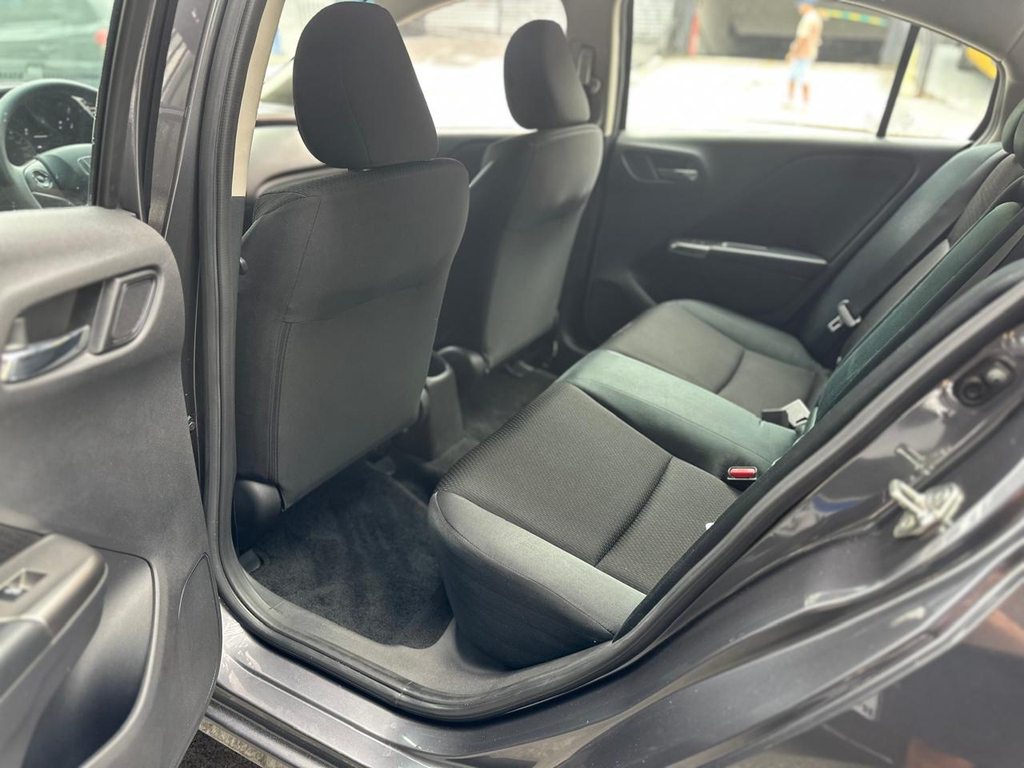 Honda City Cinza