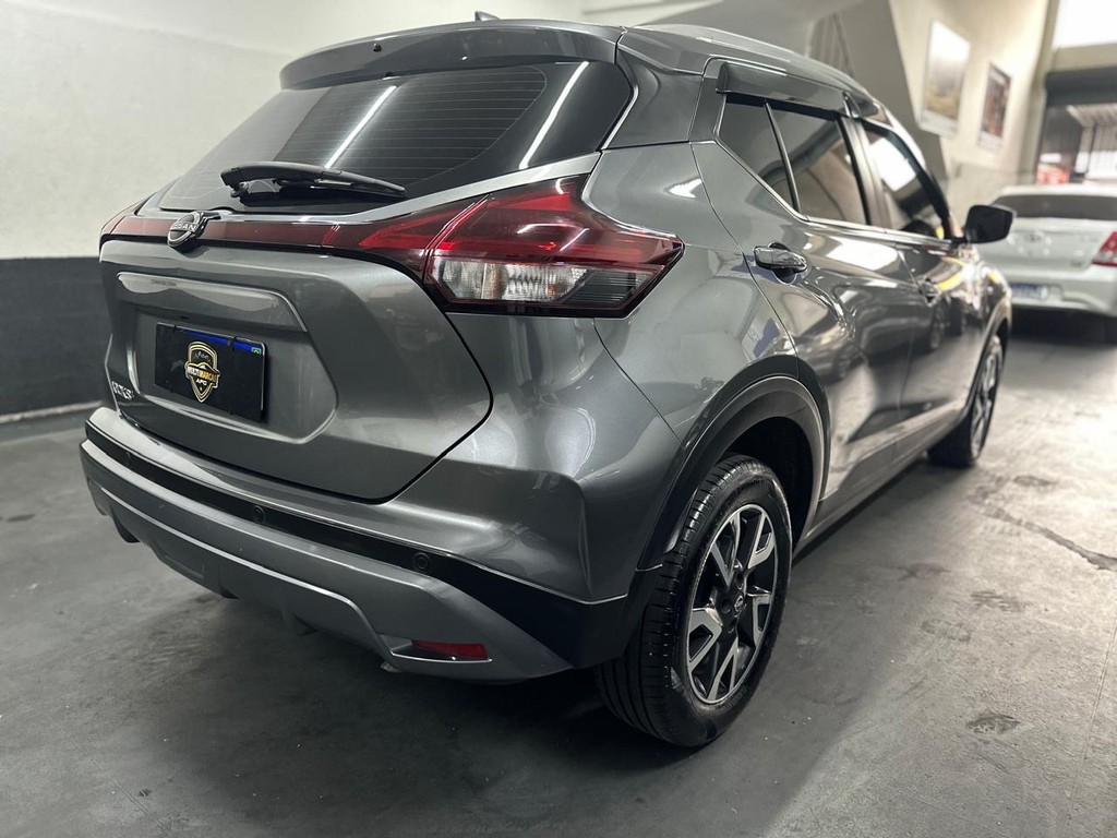Nissan Kicks Cinza
