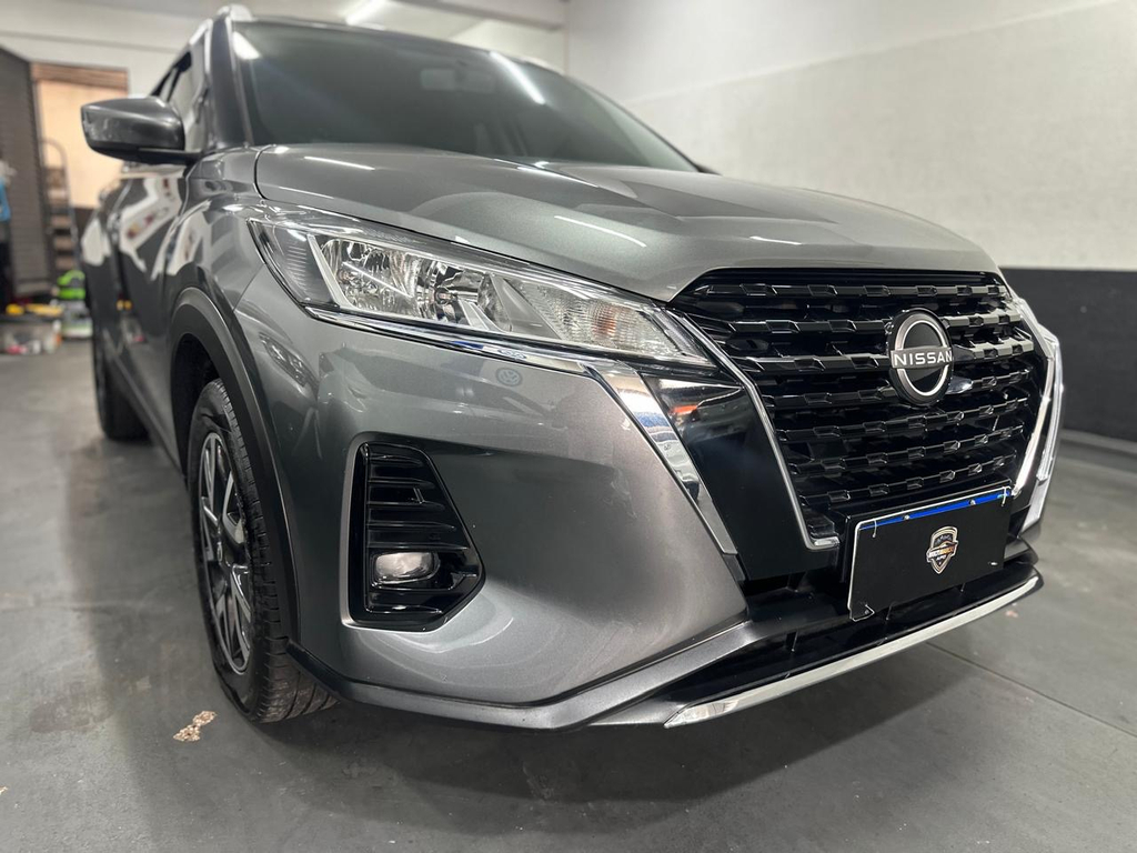 Nissan Kicks Cinza