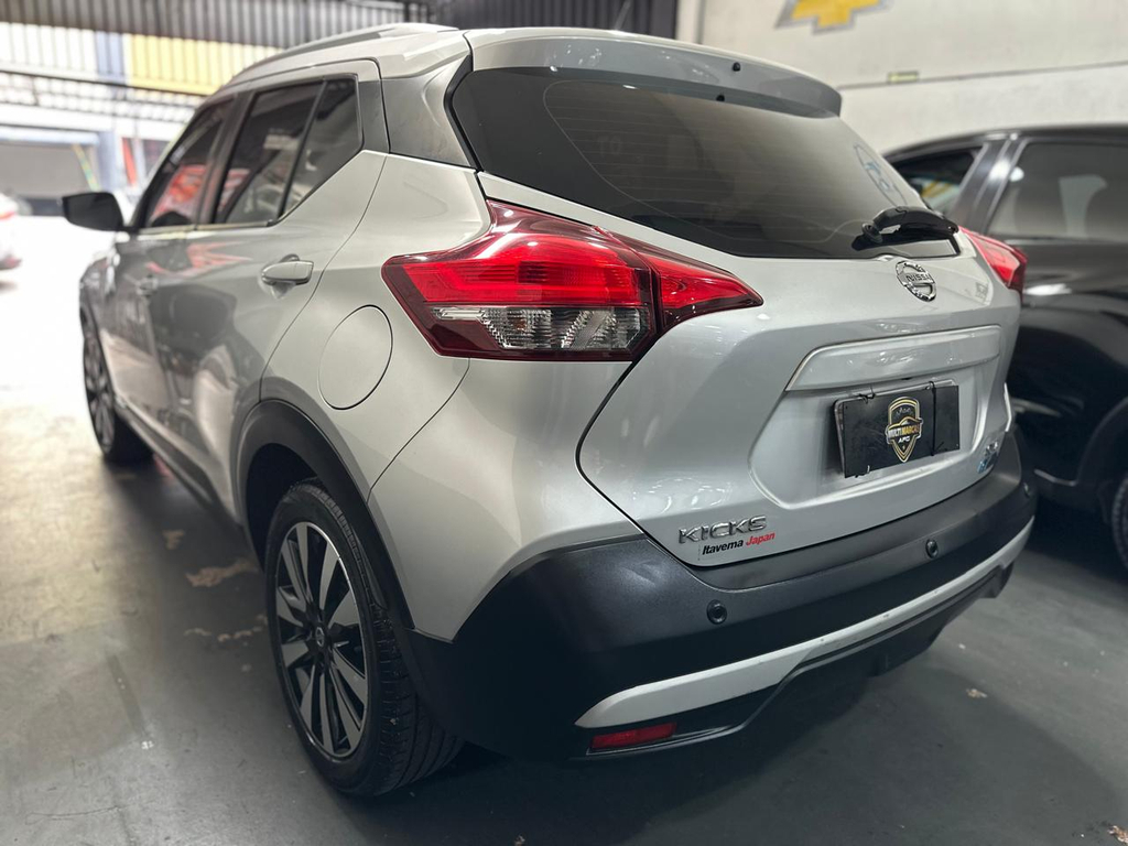 Nissan Kicks Prata