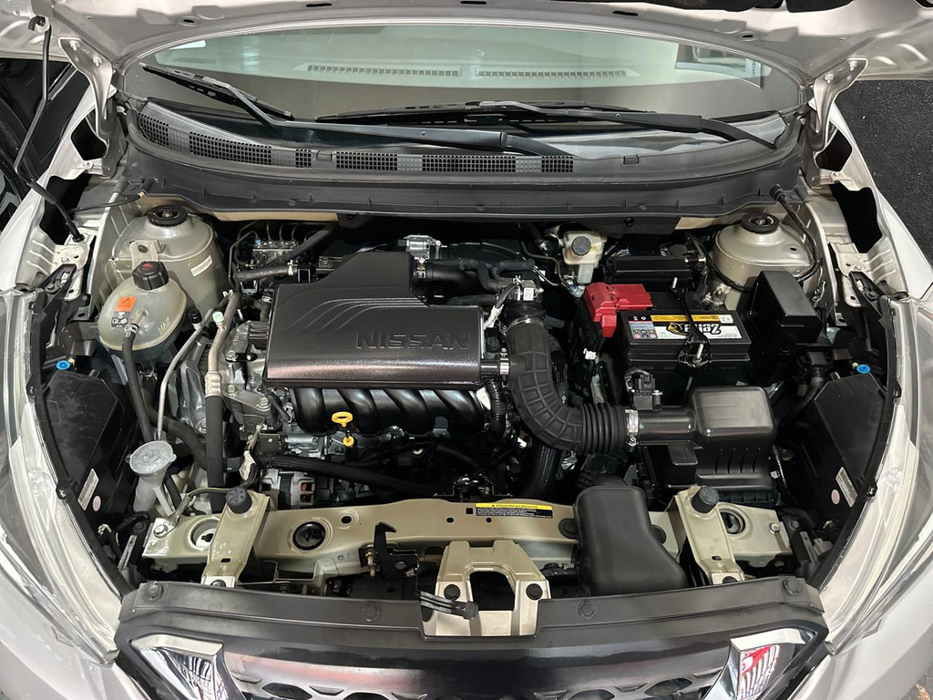 Nissan Kicks Prata