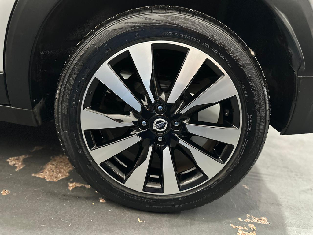 Nissan Kicks Prata