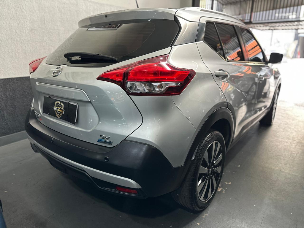 Nissan Kicks Prata
