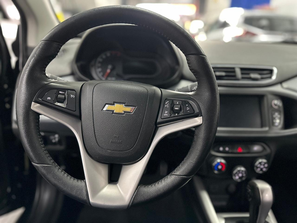 Chevrolet Onix Preto