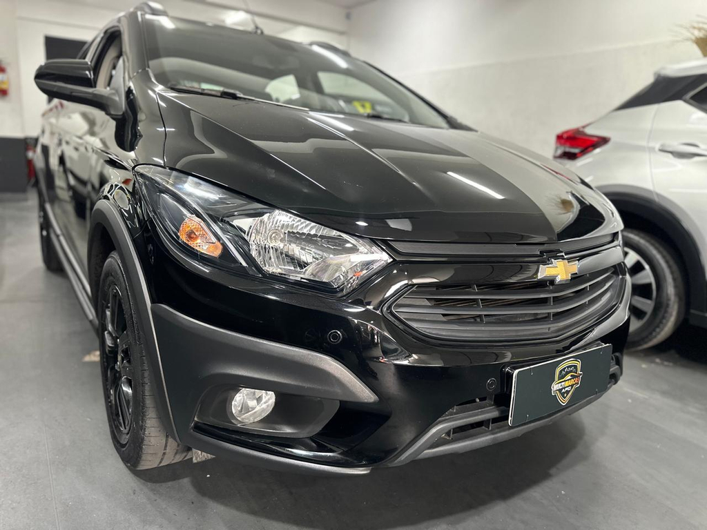 Chevrolet Onix Preto