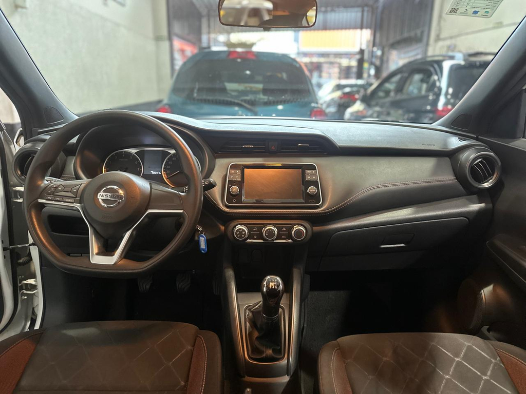 Nissan Kicks Branco