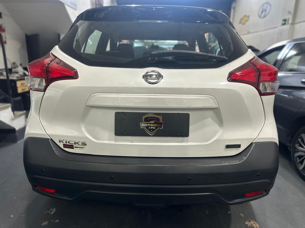 Nissan Kicks Branco