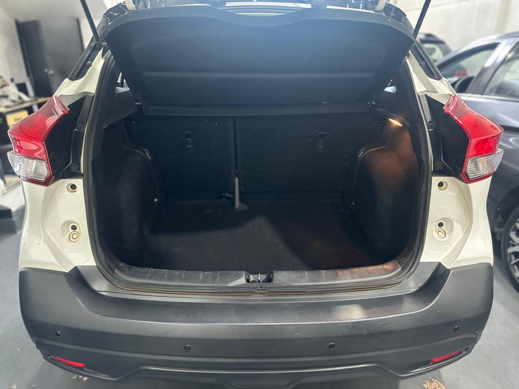 Nissan Kicks Branco