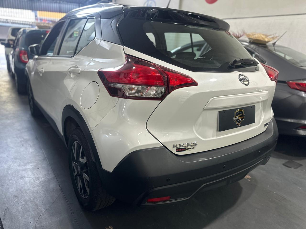 Nissan Kicks Branco