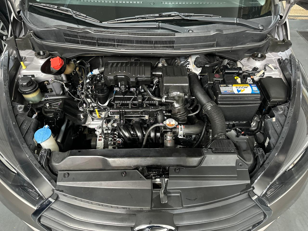 Hyundai HB20 Prata