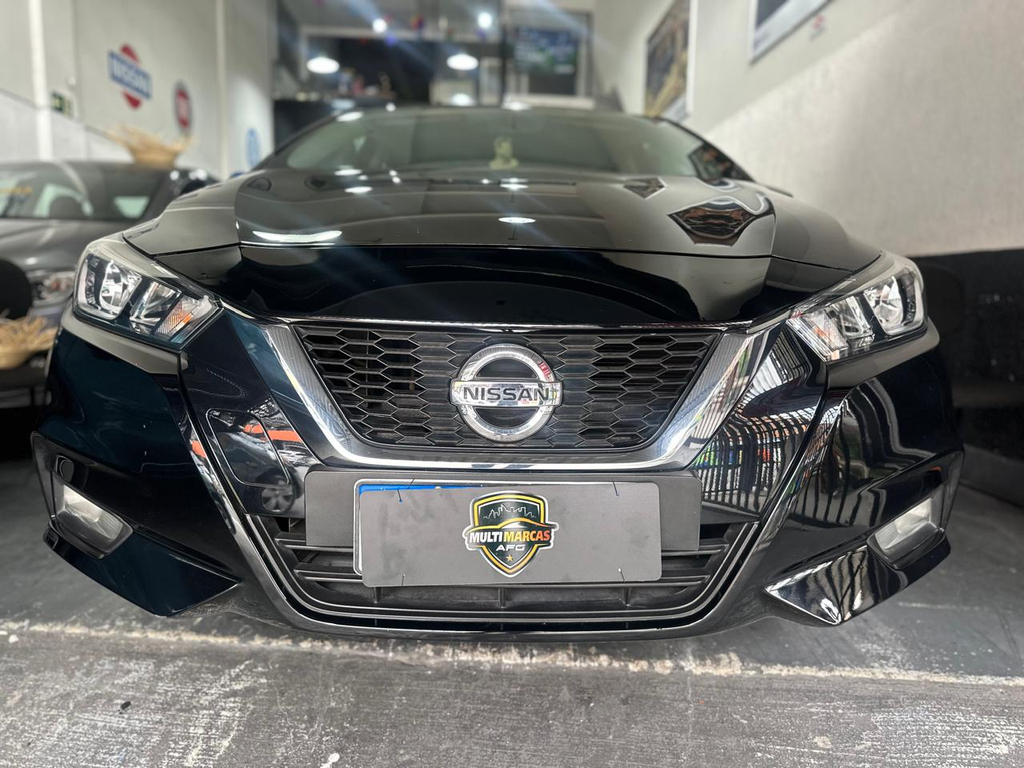 Nissan Versa Preto