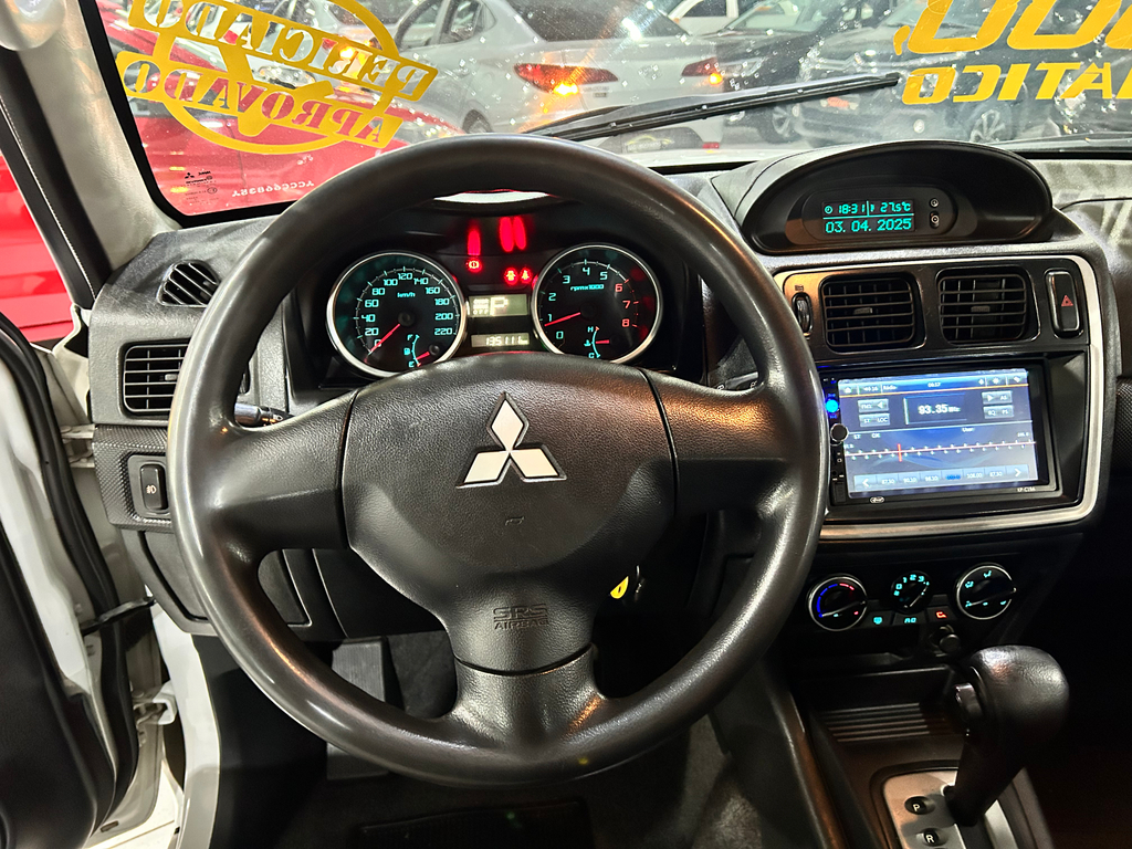Mitsubishi Pajero TR4 Branco