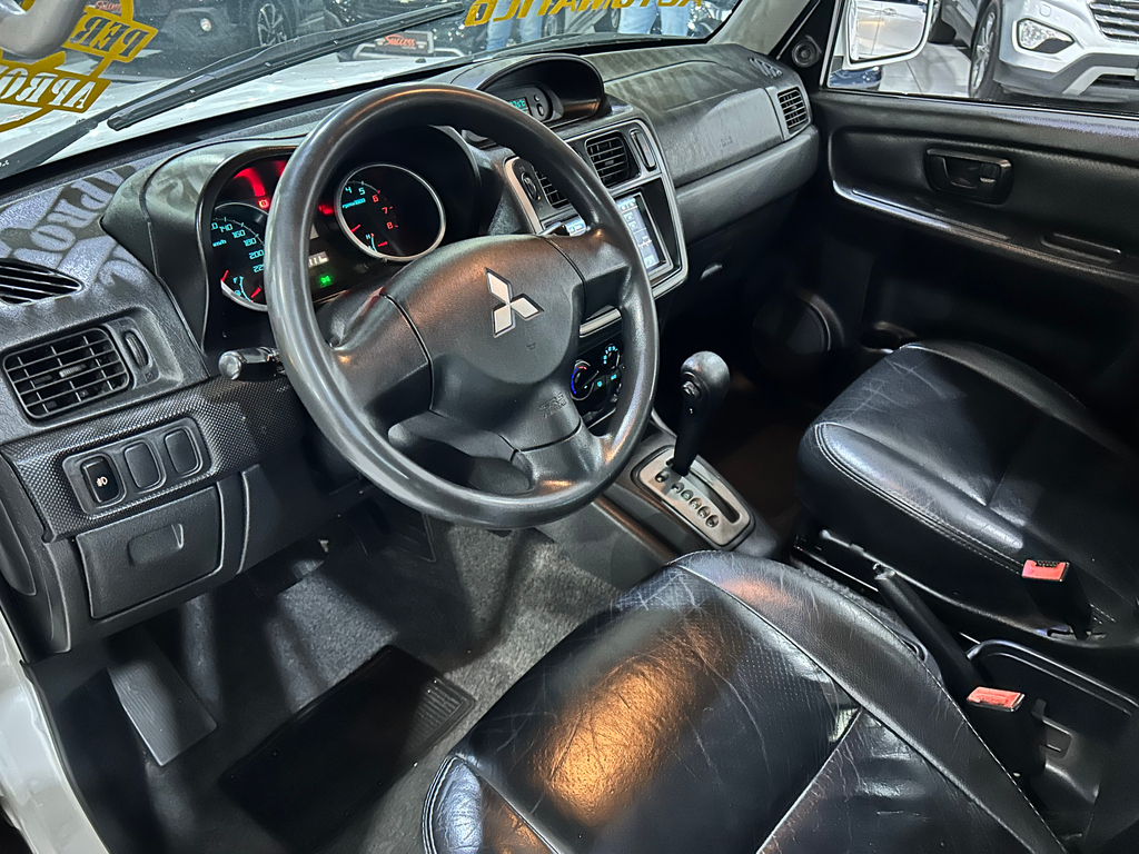 Mitsubishi Pajero TR4 Branco