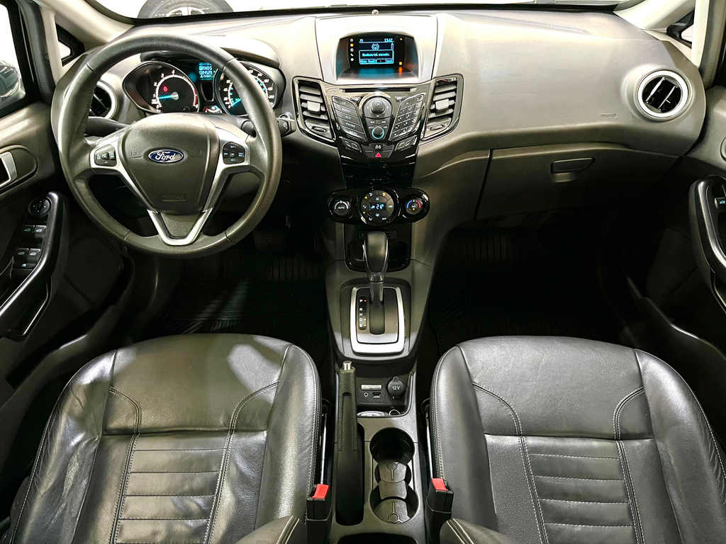 Ford Fiesta Hatch Preto
