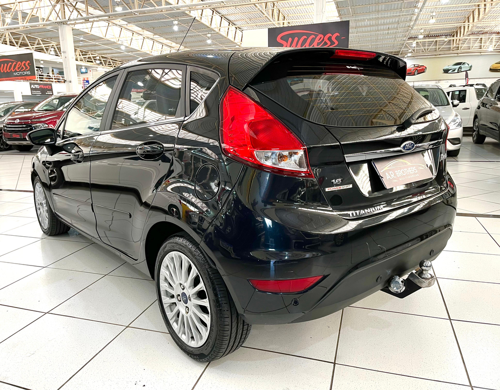 Ford Fiesta Hatch Preto
