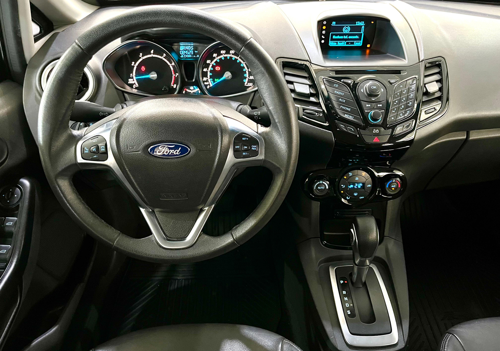 Ford Fiesta Hatch Preto