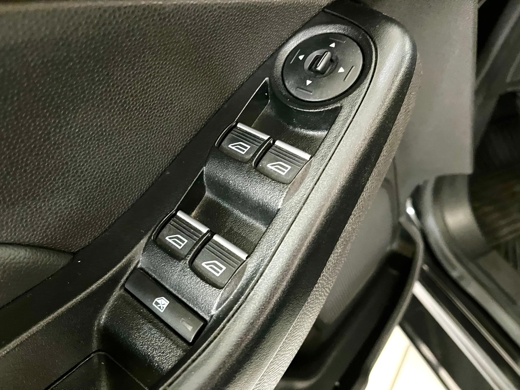 Ford Fiesta Hatch Preto